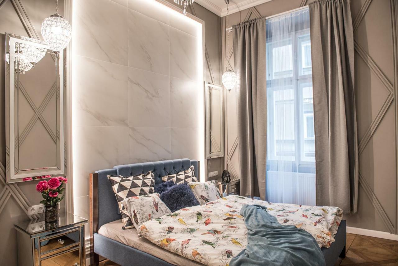 Dali Wenceslas Square Apartment Praga Esterno foto