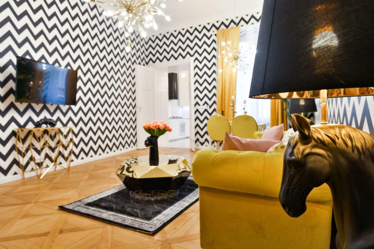 Dali Wenceslas Square Apartment Praga Esterno foto